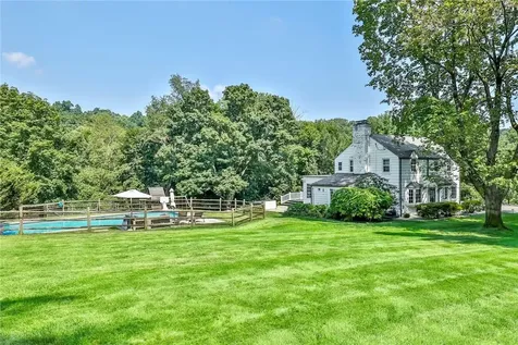 2 Munson Pond Lane Pleasantville NY 10570