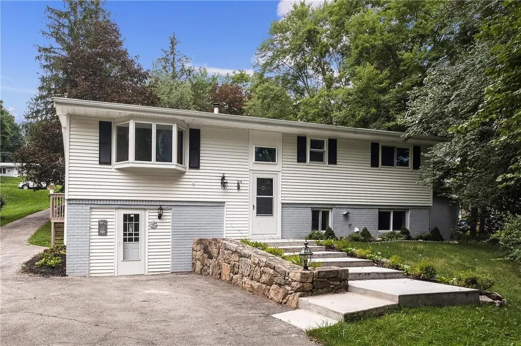 15 Hilltop Drive Mahopac NY 10541