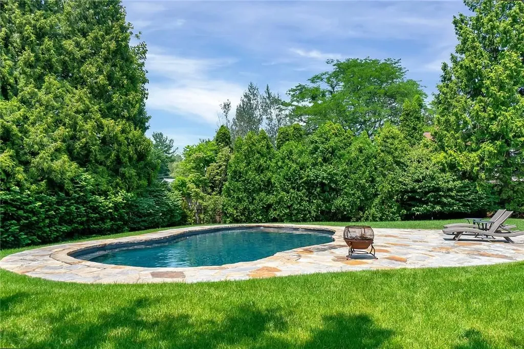 16 Country Ridge Drive Rye Brook NY 10573