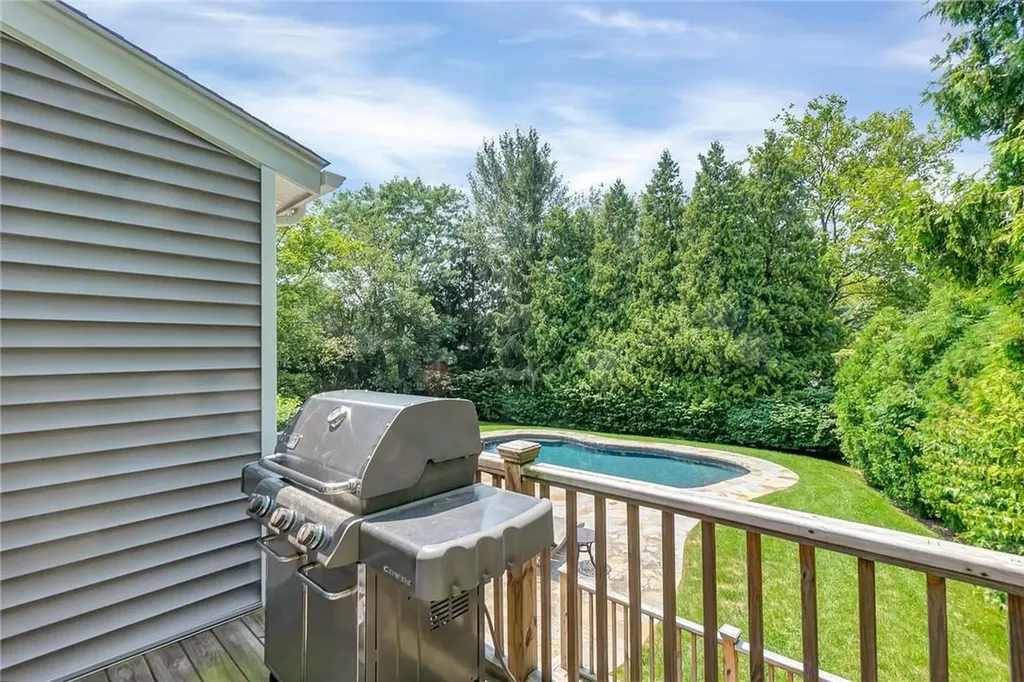 16 Country Ridge Drive Rye Brook NY 10573