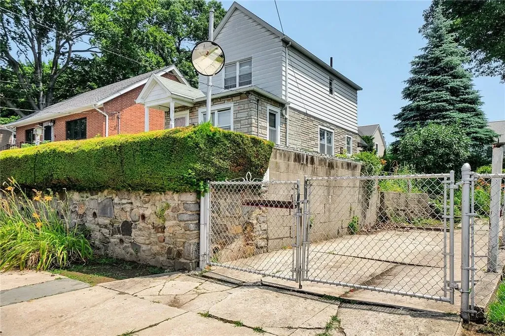 78 Ridgewood Avenue Yonkers NY 10704