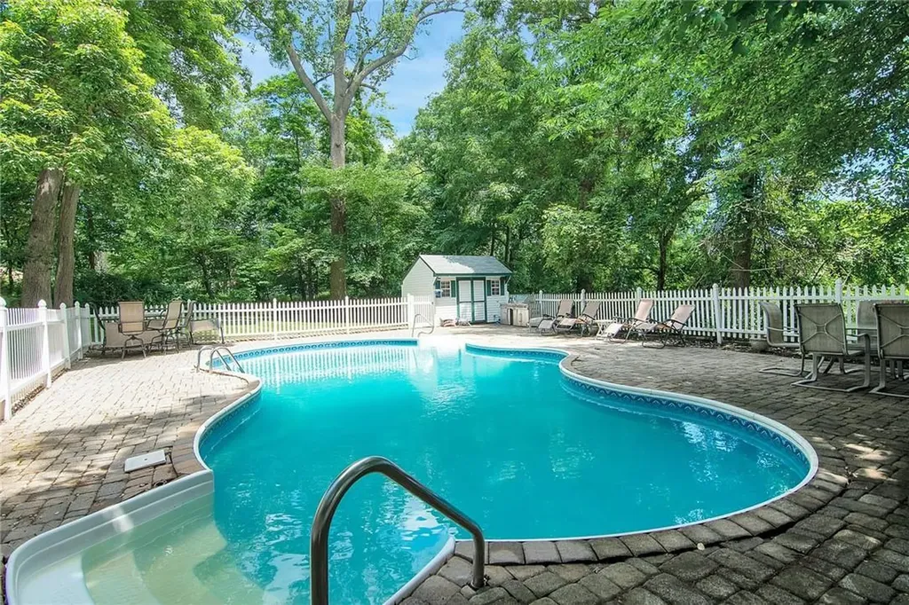 22 Retz Road Pearl River NY 10965