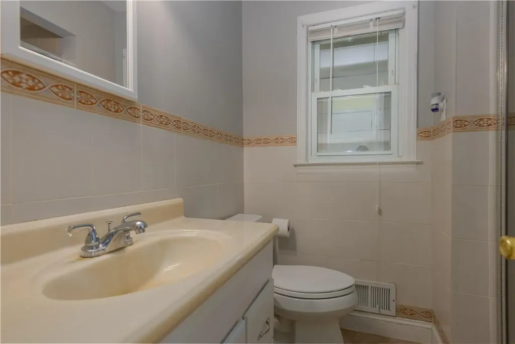 20 Carmen Drive Nanuet NY 10954