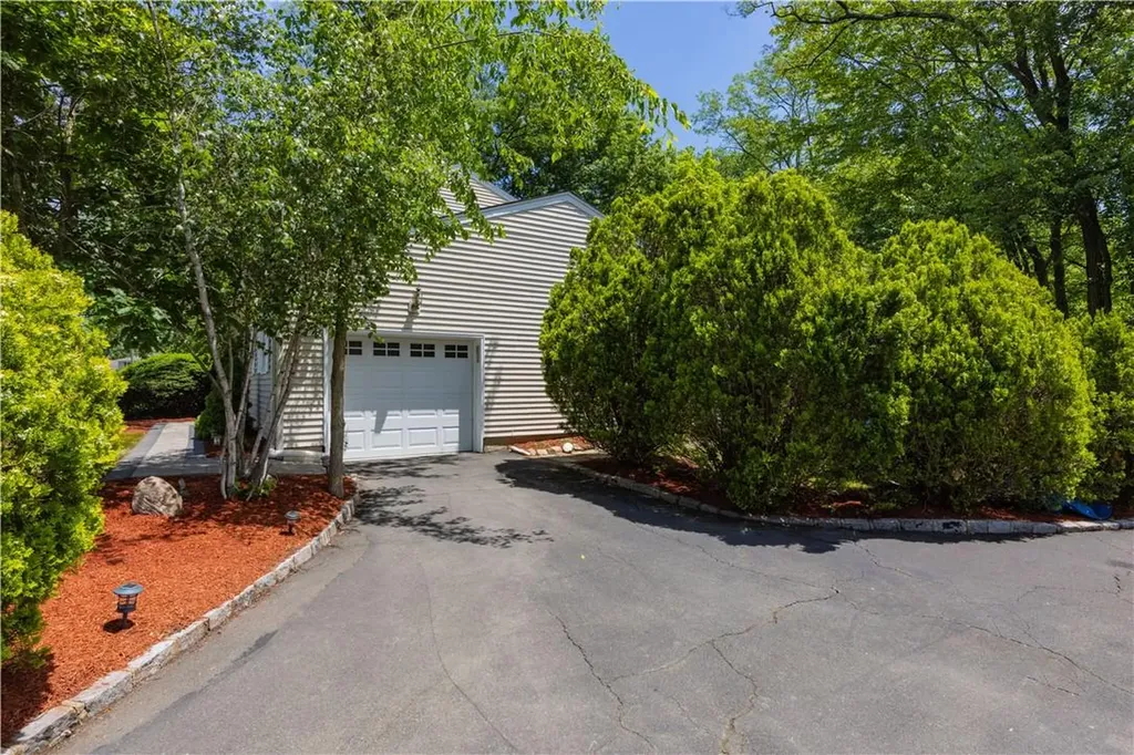 20 Carmen Drive Nanuet NY 10954