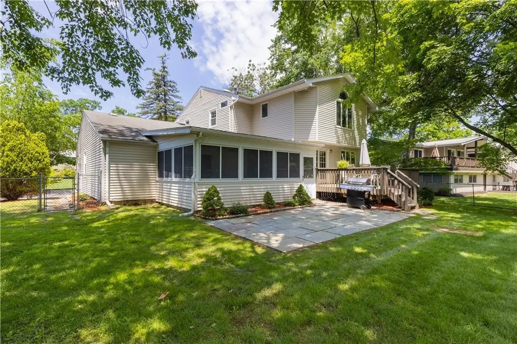 20 Carmen Drive Nanuet NY 10954