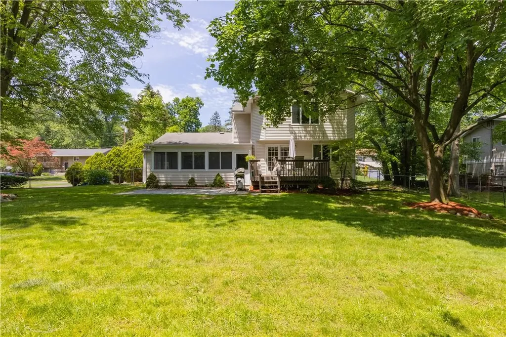 20 Carmen Drive Nanuet NY 10954