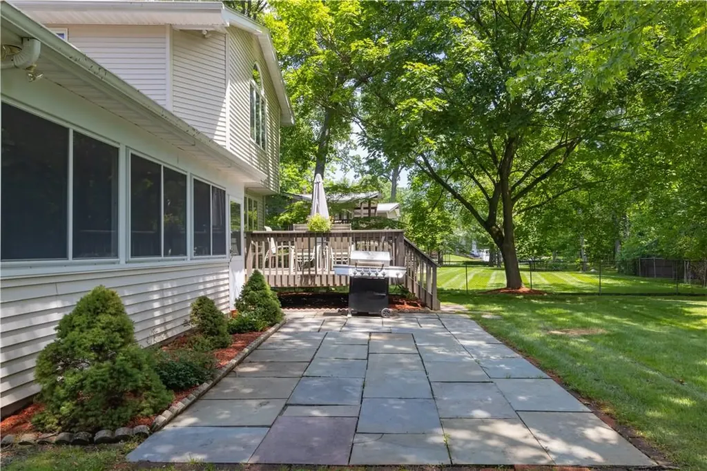 20 Carmen Drive Nanuet NY 10954