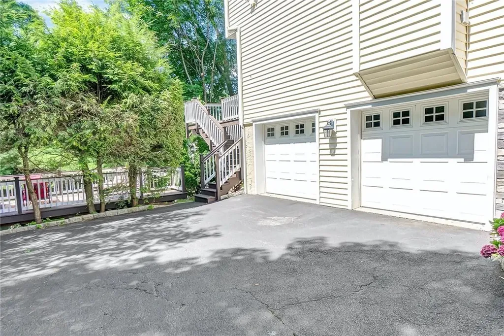 5 Samson Drive Pleasantville NY 10570