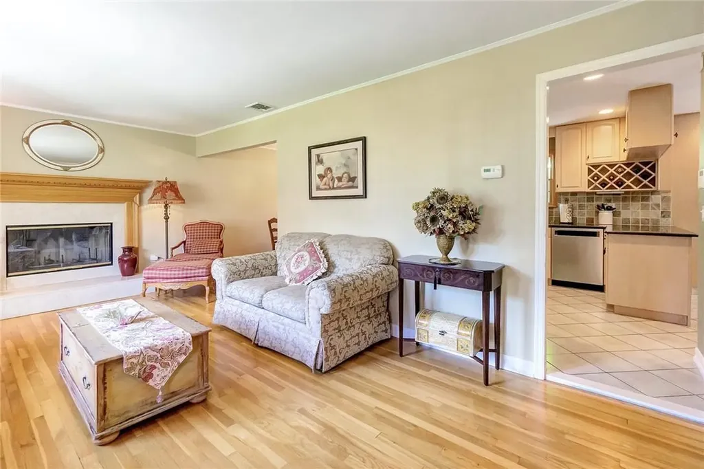 5 Samson Drive Pleasantville NY 10570