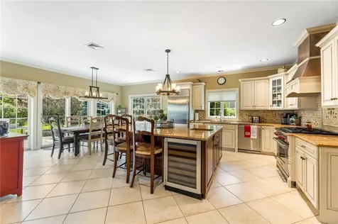 18 Carley Court West Nyack NY 10994