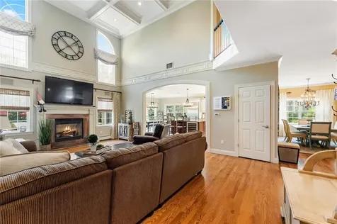 18 Carley Court West Nyack NY 10994