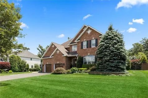 18 Carley Court West Nyack NY 10994