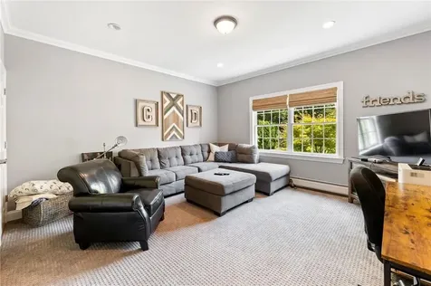 18 Carley Court West Nyack NY 10994