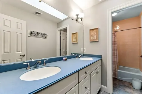 18 Carley Court West Nyack NY 10994