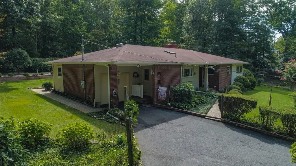 74 Emerald Lane Wading River NY 11792