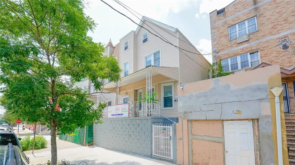 1509 Commonwealth Avenue Bronx NY 10460