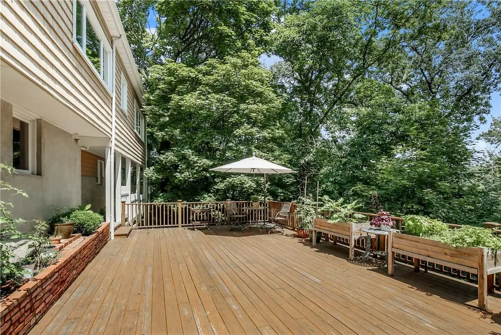 11 Normandy Road Larchmont NY 10538