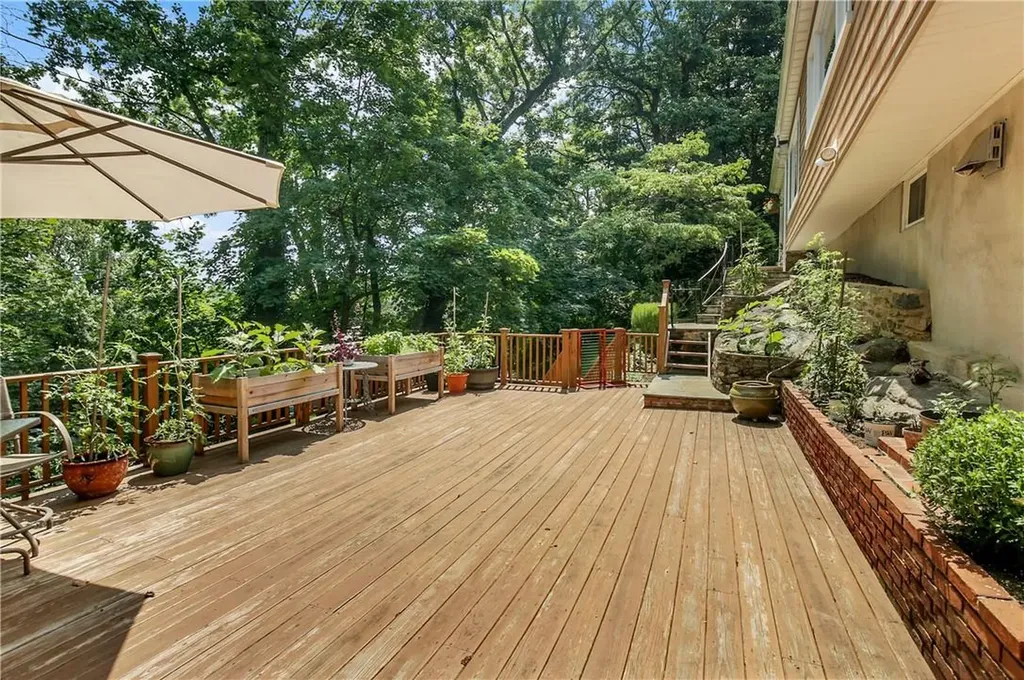 11 Normandy Road Larchmont NY 10538