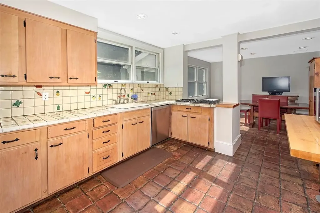 46 Bates Road Harrison NY 10528