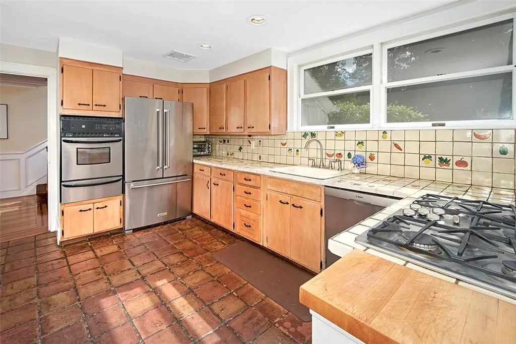 46 Bates Road Harrison NY 10528