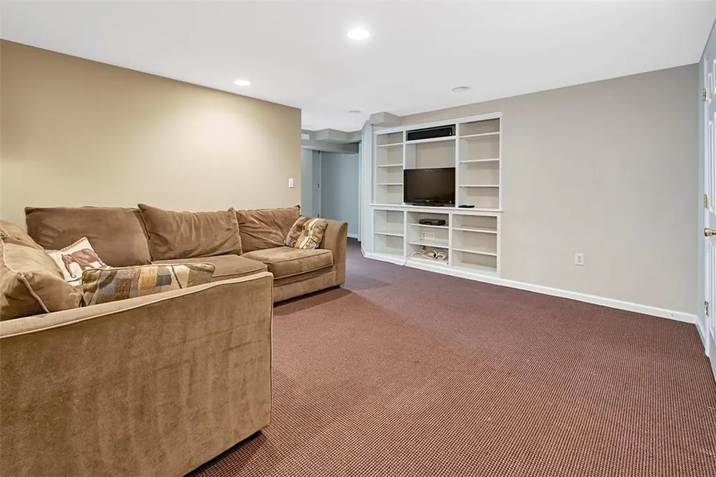 46 Bates Road Harrison NY 10528