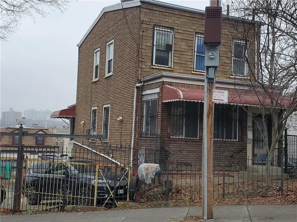 3035 Albany Crescent Bronx NY 10463