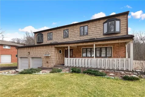 122 Dahlia Drive Mahopac NY 10541