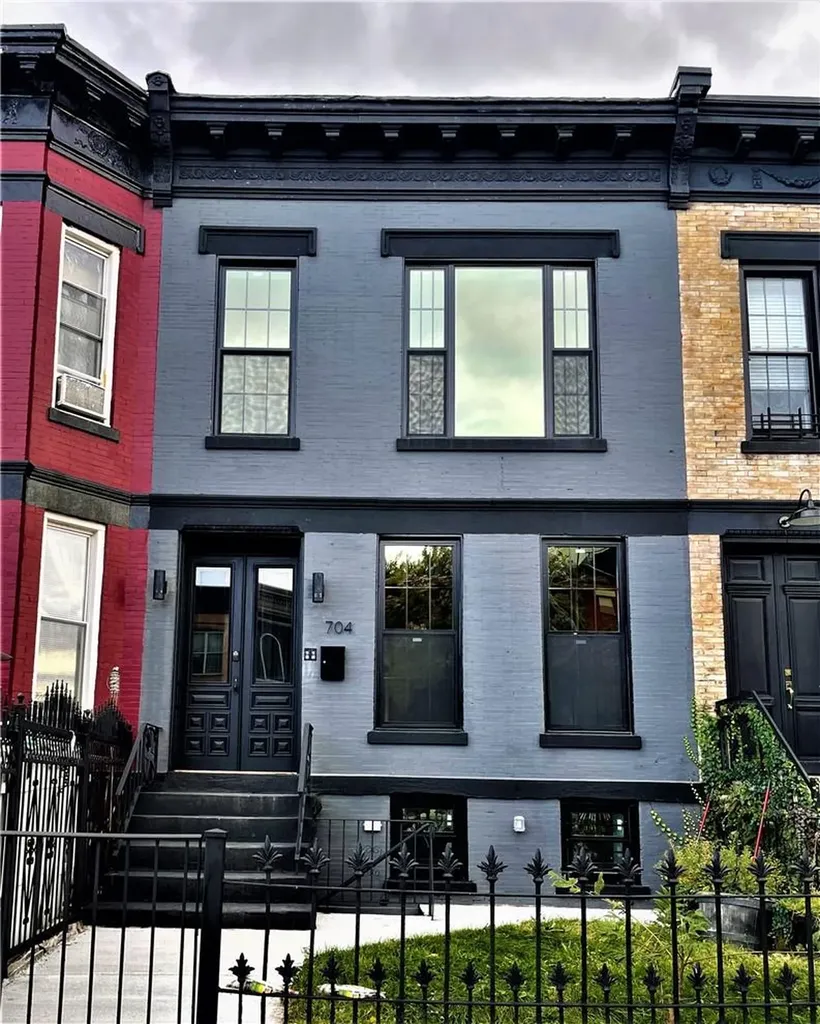 704 Lexington Avenue Brooklyn NY 11221