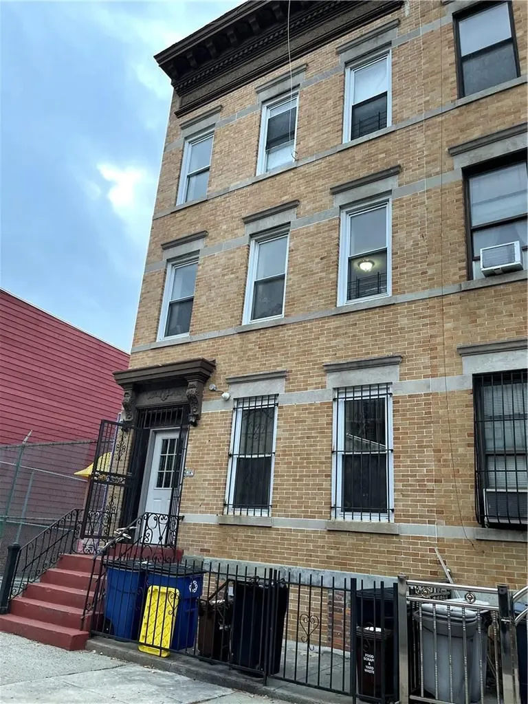 267 Sumpter Street Brooklyn NY 11233