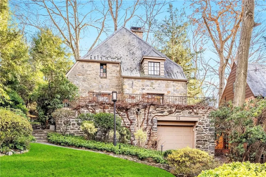 52 Charlotte Place Hartsdale NY 10530