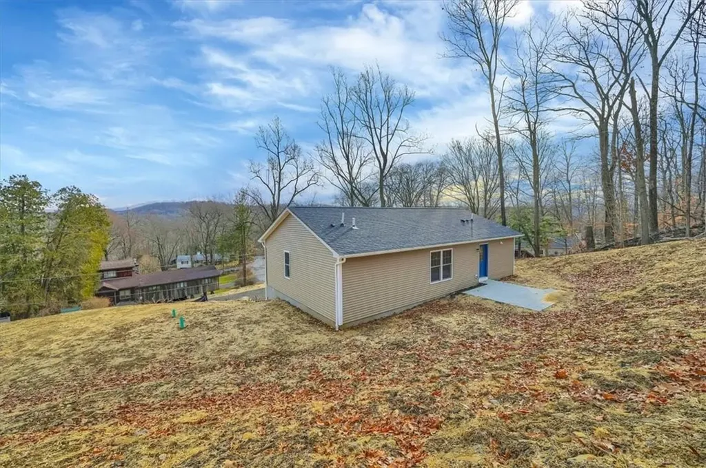 16 Bangall Road Patterson NY 12563