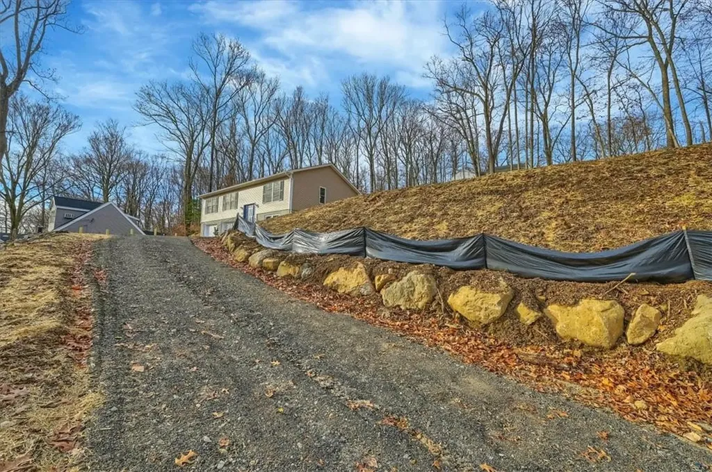16 Bangall Road Patterson NY 12563