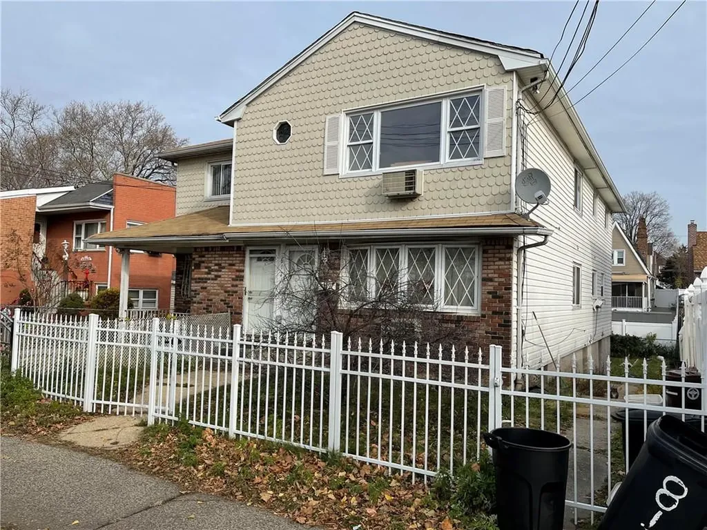 812 Brinsmade Avenue Bronx NY 10465