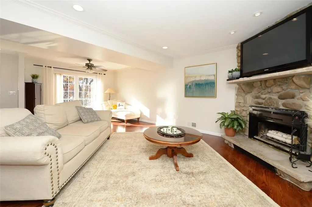 104 E Park Avenue Pearl River NY 10965
