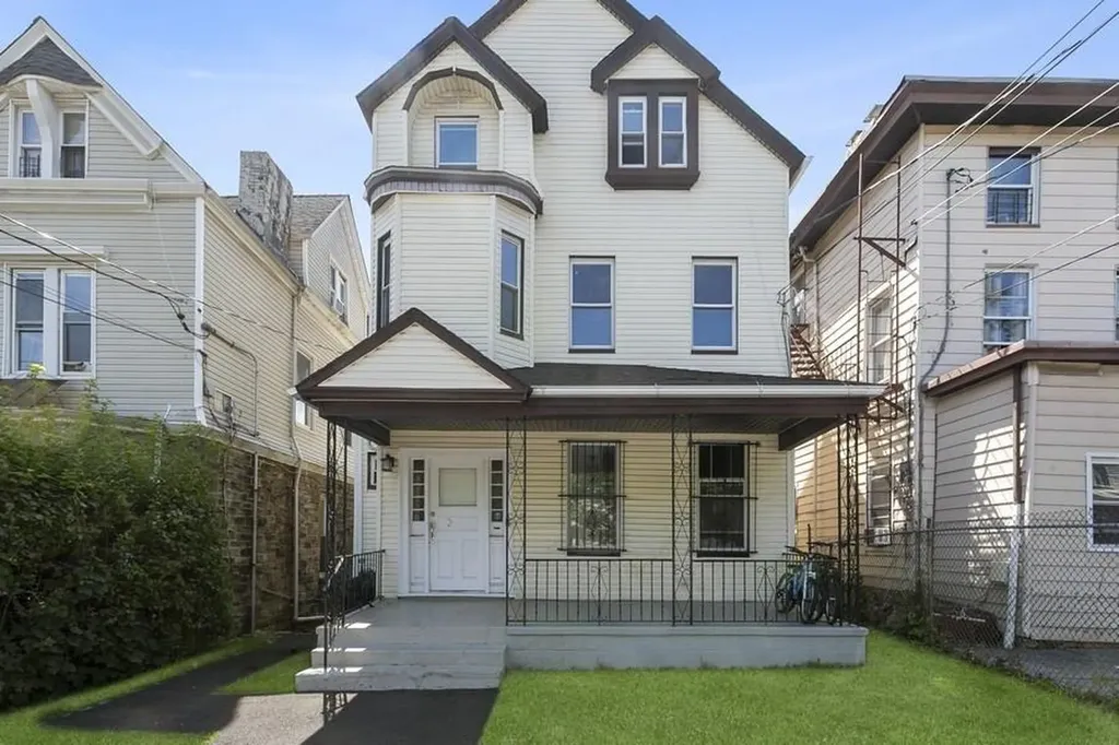 261 Warburton Avenue Yonkers NY 10701