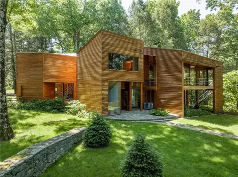 270 Cantitoe Street Bedford Hills NY 10507