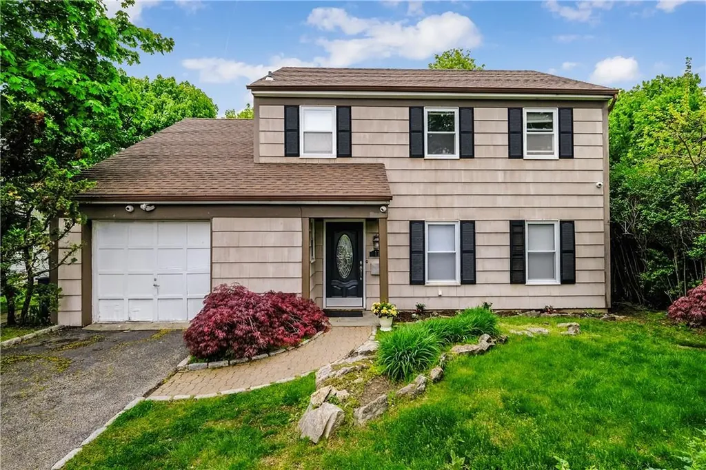 11 Deane Place Larchmont NY 10538