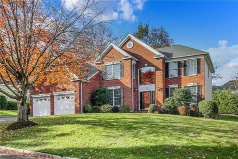 15 Eagle Court White Plains NY 10605