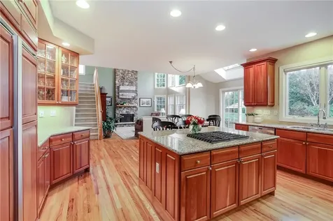 15 Eagle Court White Plains NY 10605