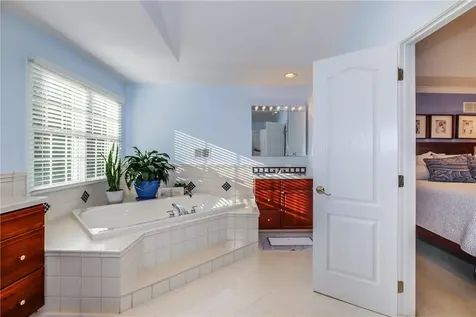 15 Eagle Court White Plains NY 10605