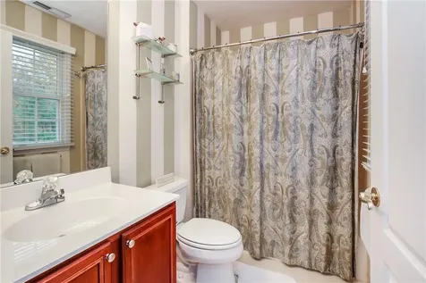 15 Eagle Court White Plains NY 10605