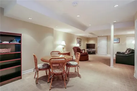 15 Eagle Court White Plains NY 10605