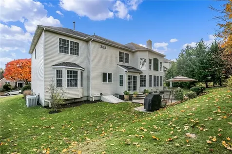 15 Eagle Court White Plains NY 10605