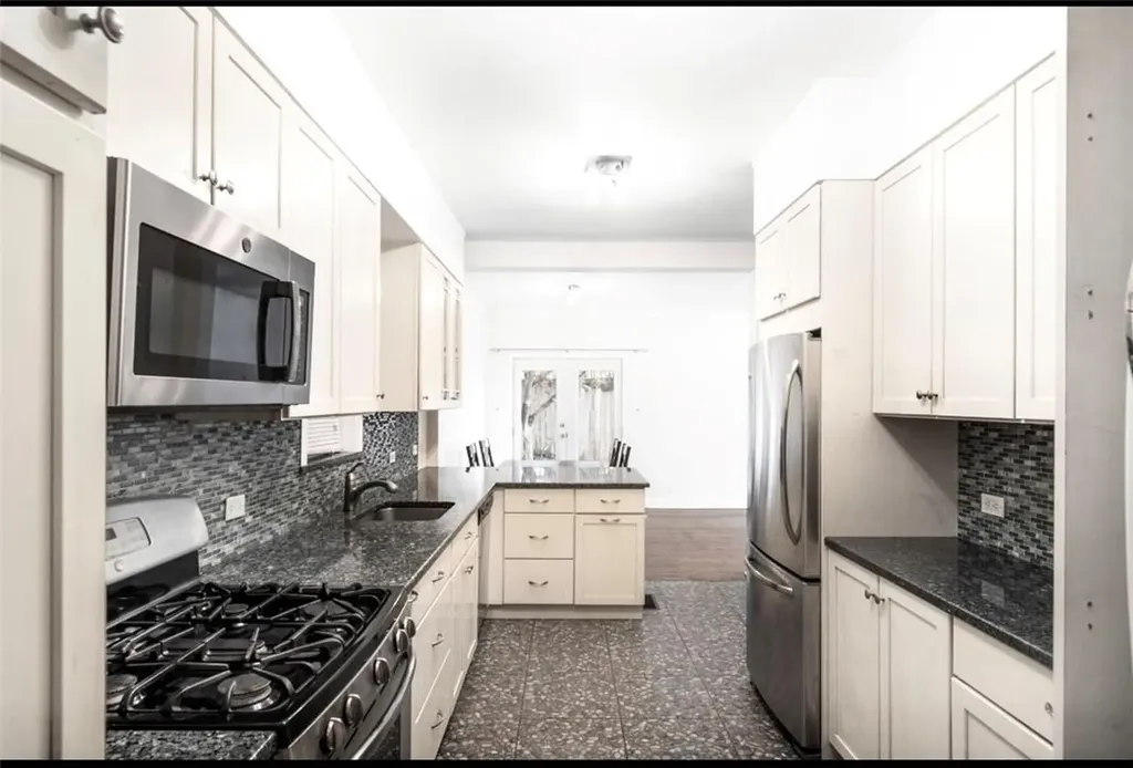 517 E 234th Street Bronx NY 10470
