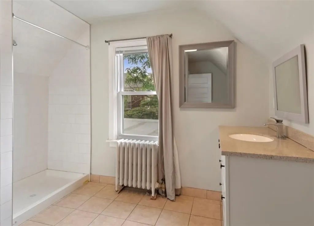 517 E 234th Street Bronx NY 10470