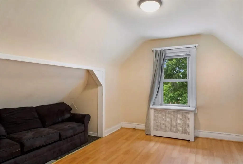 517 E 234th Street Bronx NY 10470