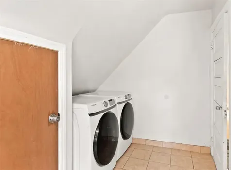 517 E 234th Street Bronx NY 10470