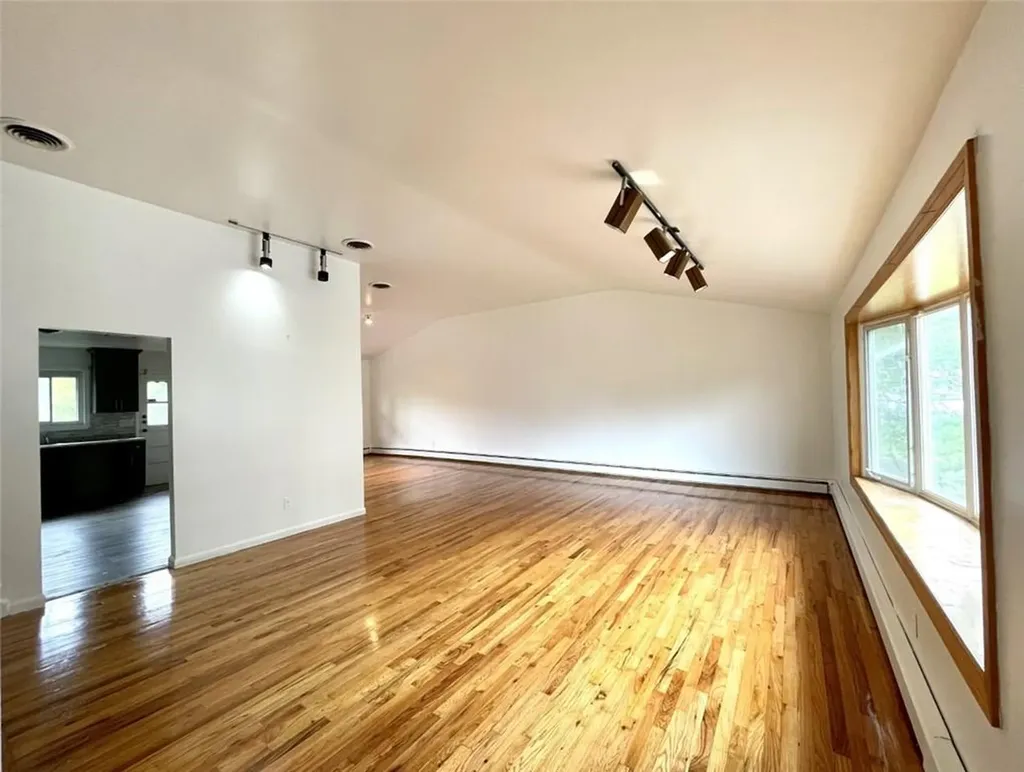 11 Balmoral Crescent White Plains NY 10607