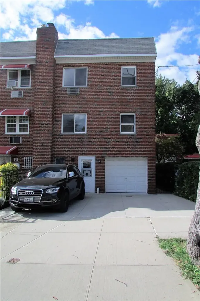 2925 Dewitt Place Bronx NY 10469