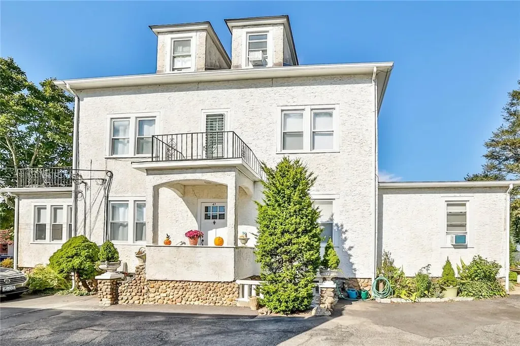 47 Saratoga Avenue Pleasantville NY 10570